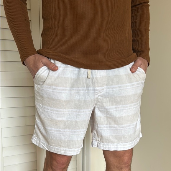SIZE S / Old Navy / Linen Blend / Men's White and Cream Striped Shorts - Picture 2 of 8